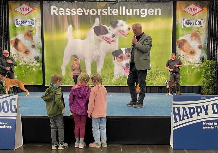 Rassepräsentation bei den VDHAusstellungen in Dortmund